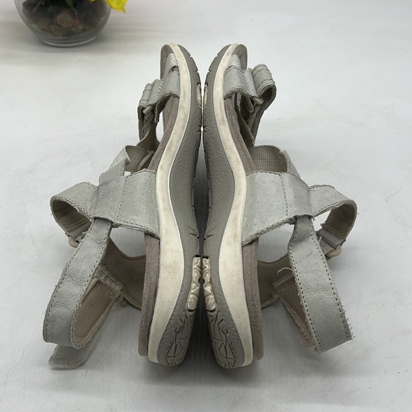 Earth Origins White Sandals Size 11. MCS3531G - Picture 5 of 8